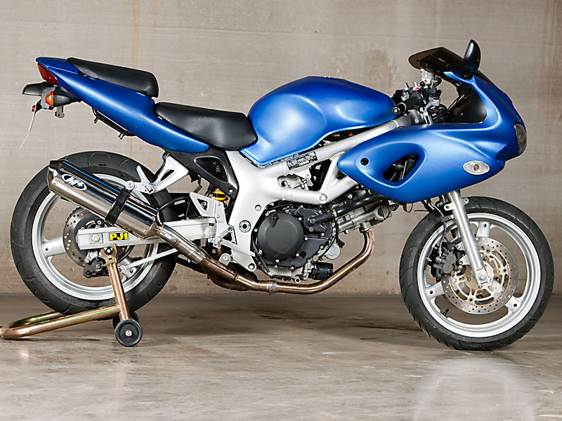 1999-02 SV650 Slip On system with polished muffler