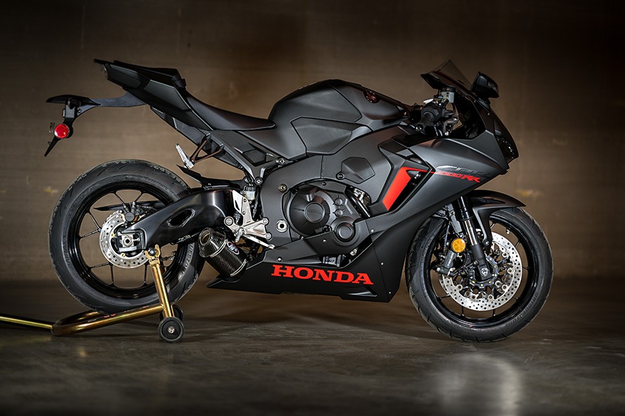 thumbnail image 2 of Bestem 100% Carbon Fiber Rear Tire Hugger – Honda CBR1000RR 2017-2023 – Glossy Twill – CBHO-1K12-HGR-T 2 of 2